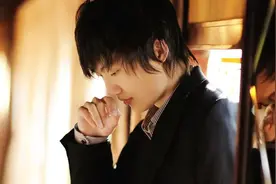 许嵩，一个散发着诗书气的歌手图片