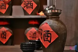 年底囤酒，要是酒瓶上有这3个“记号”，就别买了，绝对是勾兑酒图片