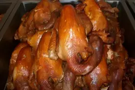 2019年，小伙因“保护”烧鸡被判刑，出狱后上诉：被抢还要坐牢？图片