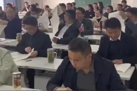 师生同题！70多名老师参加高三模考图片