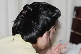 染发前要不要洗头？看完你就明白了图片