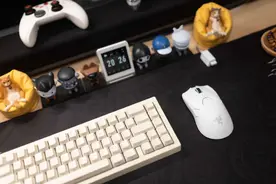 游戏神器再升级，旗舰级电竞鼠标，毒蝰V2 Pro白色版图片
