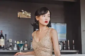 黄龄高清美图，声音好听人性感图片