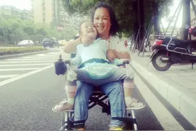 51岁男人：我娶20岁坐轮椅的残疾女人后，千方百计让42岁岳母放心图片