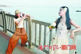“陪拍”火了！帮你拍照陪你玩，这门生意有点意思图片