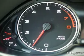 大脚油门开车和轻踩油门开车，哪个更省油？一次给你讲清楚图片