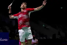 《羽毛球》专家把脉：杀球时左脚是要用力的图片