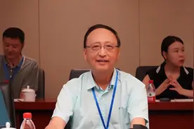 开国上将李天佑之子李亚明：人民军队的发展，是一条波浪形的曲线图片