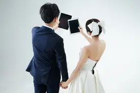 默许你抚摸的女人是真的爱上你图片