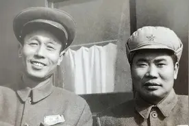 1950年杨得志路过济南，许世友叮嘱道：见到朱老总后，替我捎句话图片