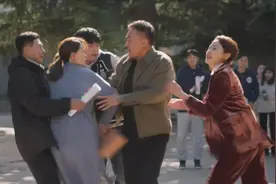 “夫妻本是同林鸟”，吴刚刘蓓这剧把中年夫妻的畸形关系，说尽了图片