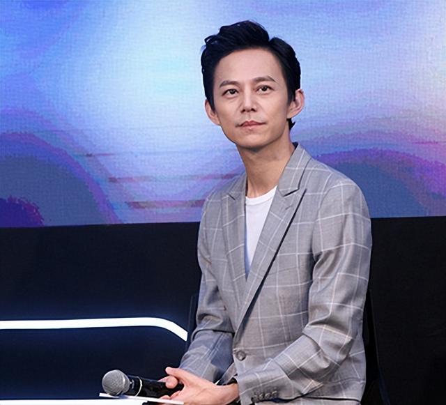 被央媒点名批评的9位明星，一夜之间跌落神坛，没一个人值得同情