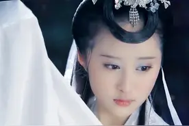 一部剧吃一辈子的三个明星，她被张艺谋踢出剧组，而她身价超60亿图片