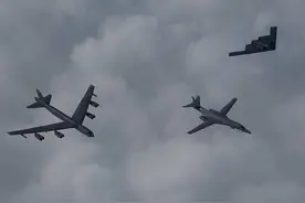 B2、B52和B1B战略轰炸机分别有多大？当它们同框就明白了图片