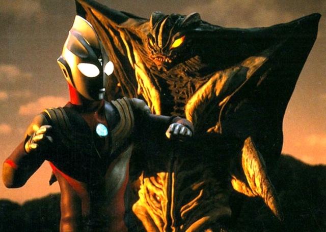 迪迦消灭过四个奥特曼，卡蜜拉是黑暗巨人，还有个是个正义英雄