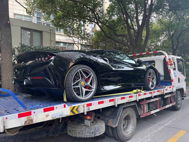大环境不好，但还是拿下了这台法拉利F8 Spider，花了460万