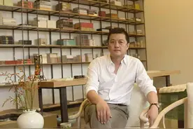 隐形收藏家李亚鹏，豪掷数百万定制香木吉他，收藏的石头值3亿图片