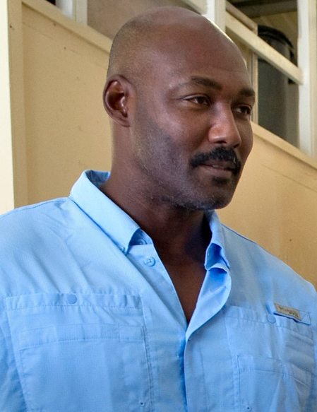 karl anthony malone,1963年7月24日-),nba球员,担任前锋,绰号"邮差"