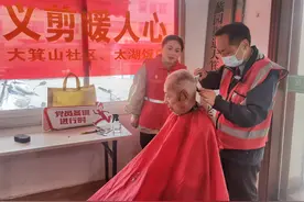 无锡滨湖：结对共建进社区 爱心义剪暖人心图片