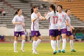 提前出线！16岁跳级天才帽子戏法，中国女青连续两场六球大胜图片