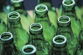 真环保还是忽悠人？美国人非要把玻璃瓶磨成沙子，有什么用？图片