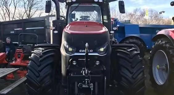 凯斯和纽荷兰农业机械展