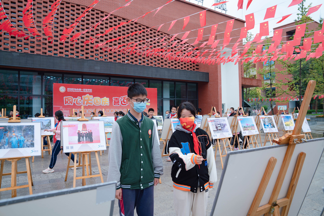 20���������10����ѧУ½��չ�����ⳡ������Ӱչ���ݴ���