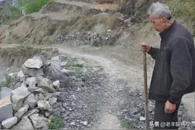 1969年，甘肃农民意外挖到汉代古井，带放大钱币功能，专家怎么说图片