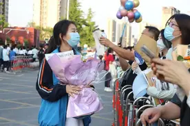 淄博中考近尾声，考生：数学挺简单，英语稍难 7月5日-6日首次志愿填报图片