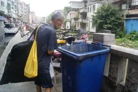 2023年，那些捡垃圾、捡瓶子的都是什么人？图片