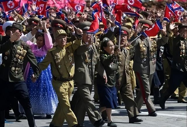 31日，中美冲突升级！禁止中国香港特首出席峰会，美国玩大发了