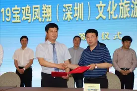 每年屠宰鸡1.6亿只，如今却被迫卖身，是谁毁了“鸡肉大王”？图片