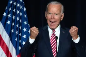 拜登“白送”4亿口罩，捅破美国医疗业黑幕：资本吸血，底层丢命图片