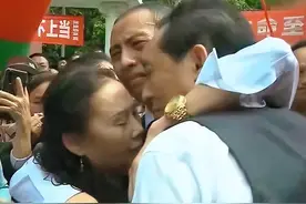 富商儿子离奇失踪，32年后在河北农村找到，母亲痛哭：妈妈的错图片