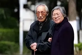 2017年，南大教授向失联23年儿子道歉，儿子称已断绝关系拒绝相认图片