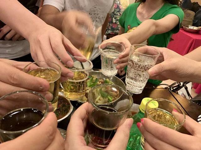 女子深夜醉酒后, 遭到摩的司机三次性侵, 误以为老公竟全力配合
