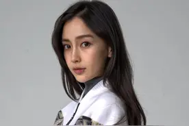 宋轶的黑头，万茜的眼袋，没了滤镜这些女星就“暴露”了图片