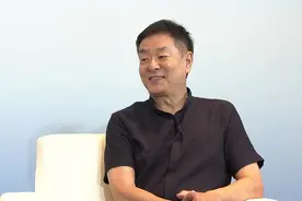 北京文化论坛嘉宾访谈｜濮存昕：历史的沉淀反映在文化和文艺中图片