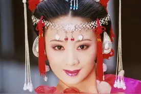 “杜冰雁”小李琳：主动逼婚的师生恋离了，被动的姐弟恋比蜜还甜图片