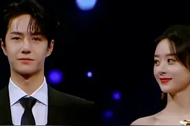 曝王一博戴假发和赵丽颖看演唱会，更多细节被扒，王一博方回应！图片