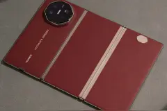 【IT之家评测室】三折屏狠玩两周，深度把玩华为Mate XT图片