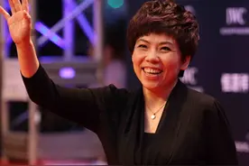“乒乓女王”邓亚萍：败光国家20亿向外国人下跪？儿子国籍今成谜图片