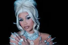 美国性感女rapperCardi B：与麻辣鸡的恩恩怨怨图片