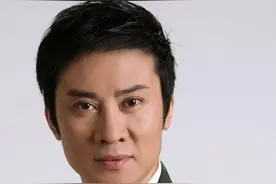 山东著名歌手江涛：成名前靠妻子打工养，成名后孝顺岳母爱护妻子图片