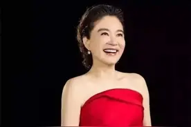 林青霞年轻时超美，如今佩戴百万翡翠手镯，网友：姐姐还是那么美图片