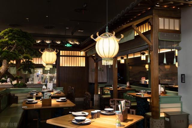 重庆餐馆利用“1元吃大餐”,一月收入20万,这策略不得不服