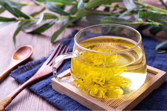 建议男人40岁以后，少吃大鱼大肉，多喝4种茶，精力充沛身体好