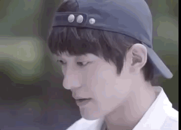 4月最火电影，败给一场床戏