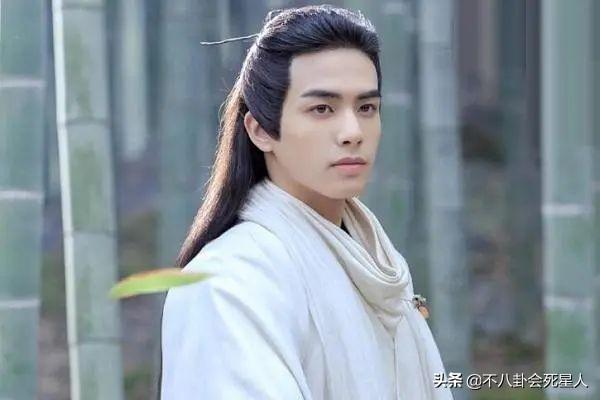 被明星毁掉的6大纸片人：容家美男被拉下神坛，最惨的还是张起灵