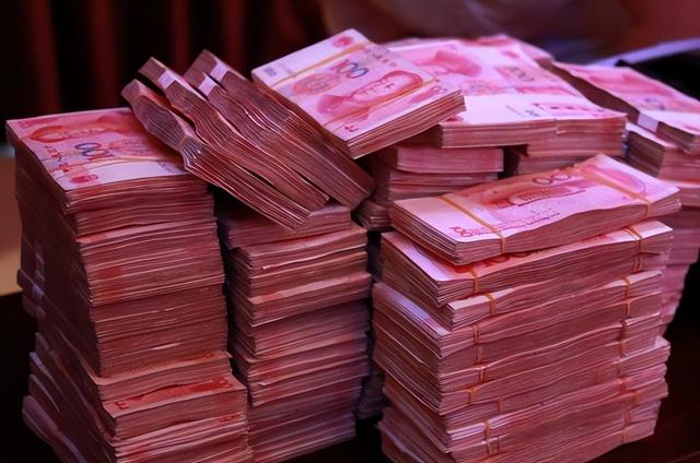 南航处长陶荔芳：为上位与领导开房410天，生理期也不闲着